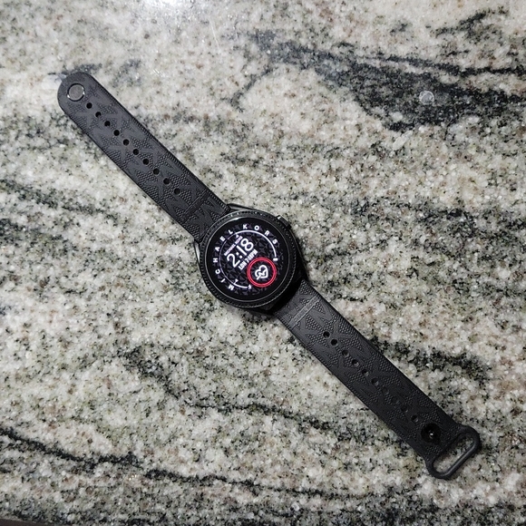 Michael Kors Access Gen 5E MKGO Black-Tone And Logo Rubber Smartwatch - Picture 2 of 3